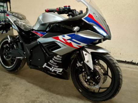 Электромотоцикл BMW RR rest
