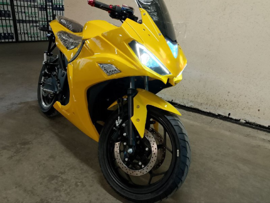 Электромотоцикл Yamaha R3